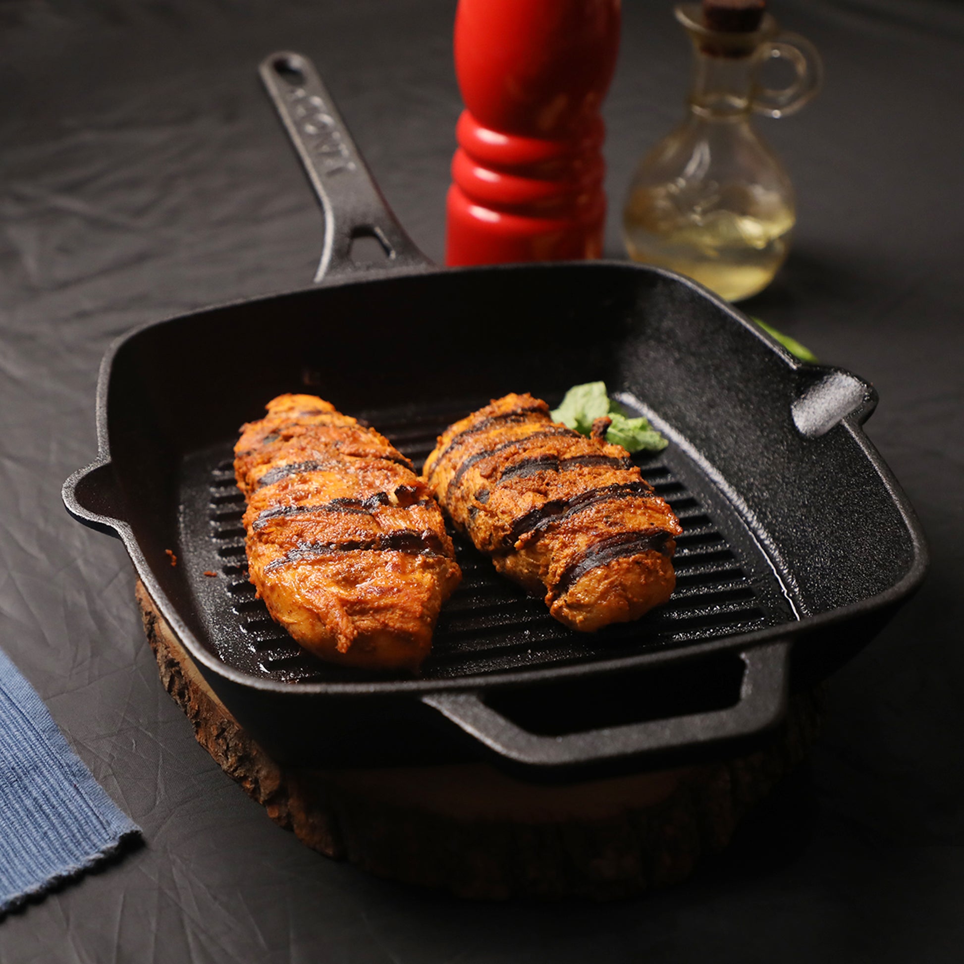 Vinod Legacy Pre-Seasoned Cast Iron Square Griddle 24cm - Main View Induction Friendly | Vinod Cookware India