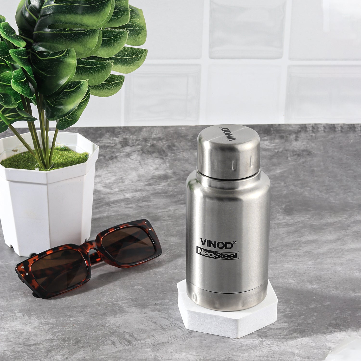 Vinod Omega Bottle Silver - Cap Close Up | Vinod Cookware India